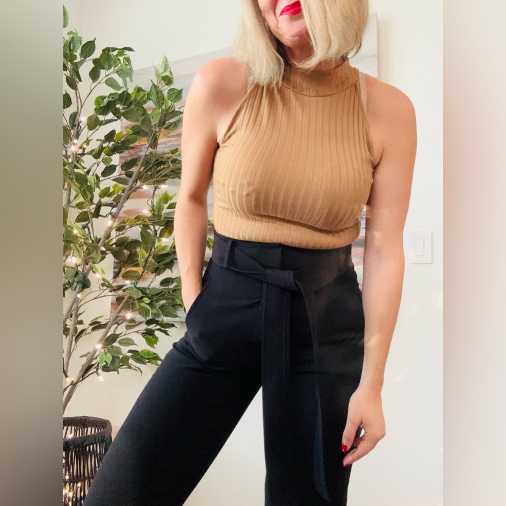 BANANA REPUBLIC Ribbed Halter Tank Top